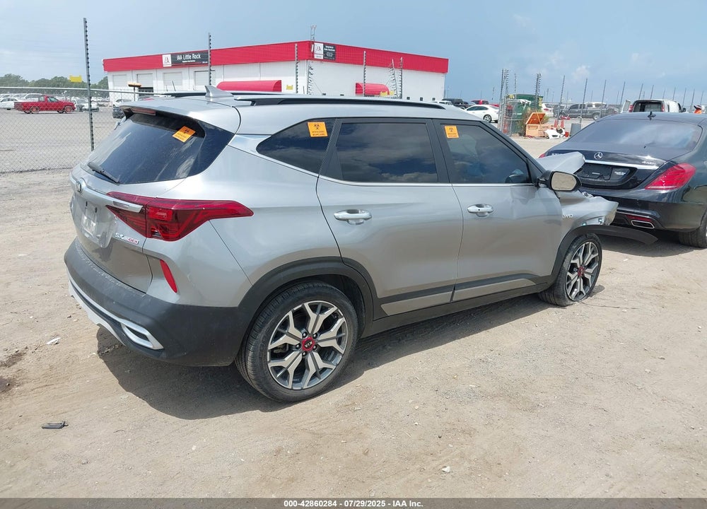 2021 KIA SELTOS VIN: KNDETCA24M7059564