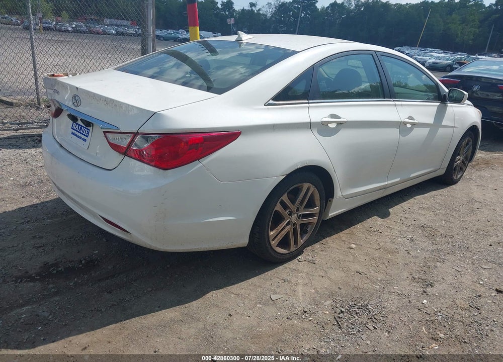2013 HYUNDAI SONATA VIN: 5NPEB4AC3DH655987