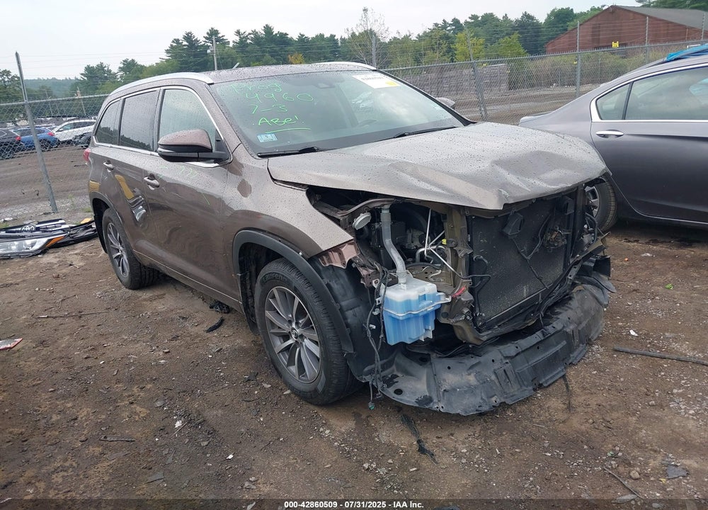2017 TOYOTA HIGHLANDER XLE VIN: 5TDJZRFH6HS468982