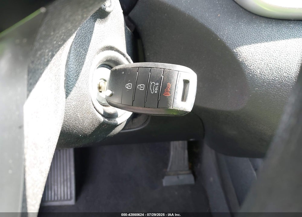 2018 KIA SORENTO VIN: 5XYPG4A58JG394693