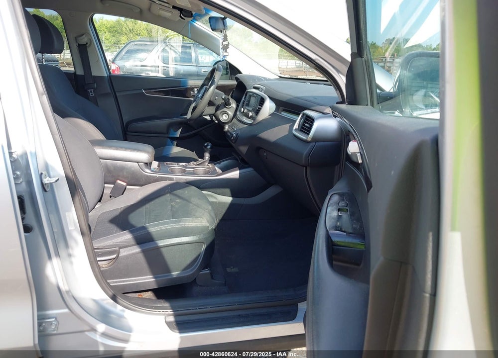 2018 KIA SORENTO VIN: 5XYPG4A58JG394693