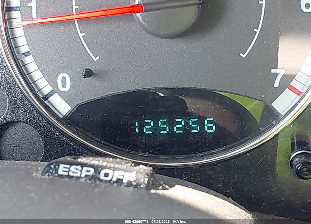 2007 JEEP LIBERTY VIN: 1J4GL58KX7W523326
