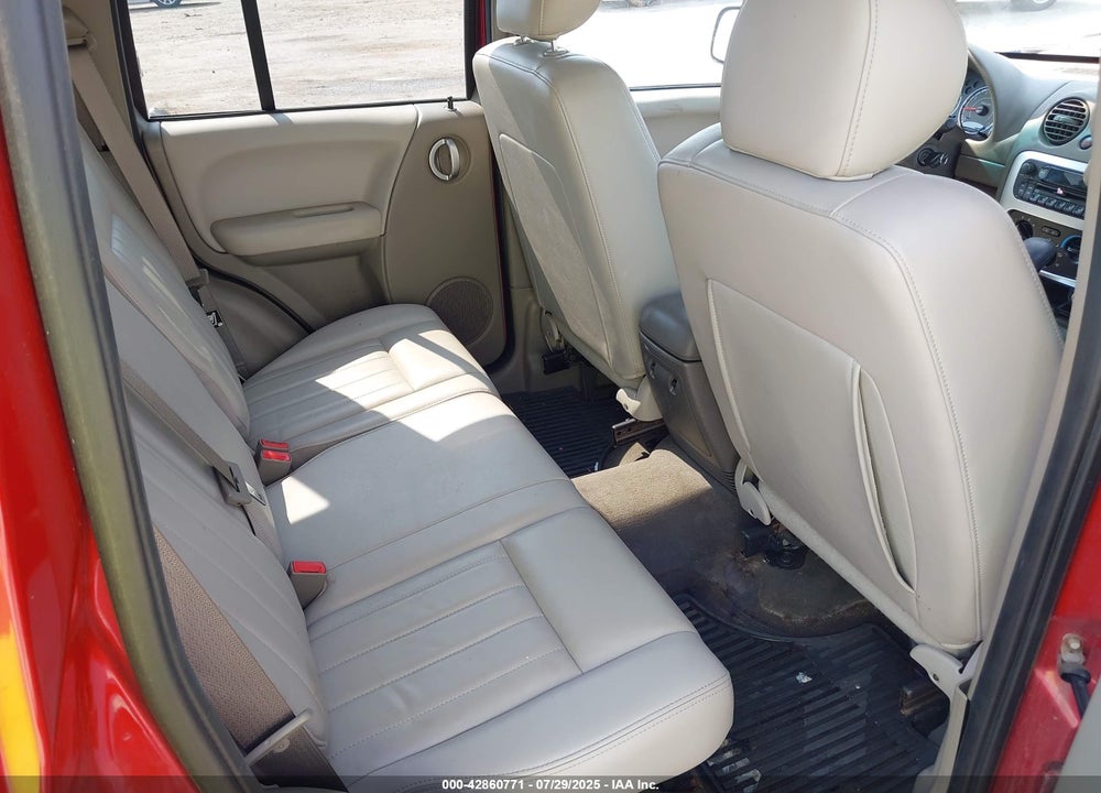 2007 JEEP LIBERTY VIN: 1J4GL58KX7W523326