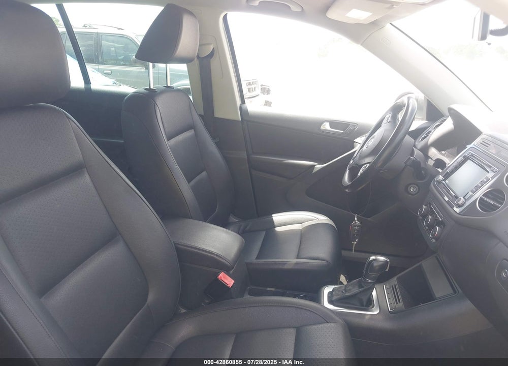 2012 VOLKSWAGEN TIGUAN VIN: WVGBV7AX5CW003391