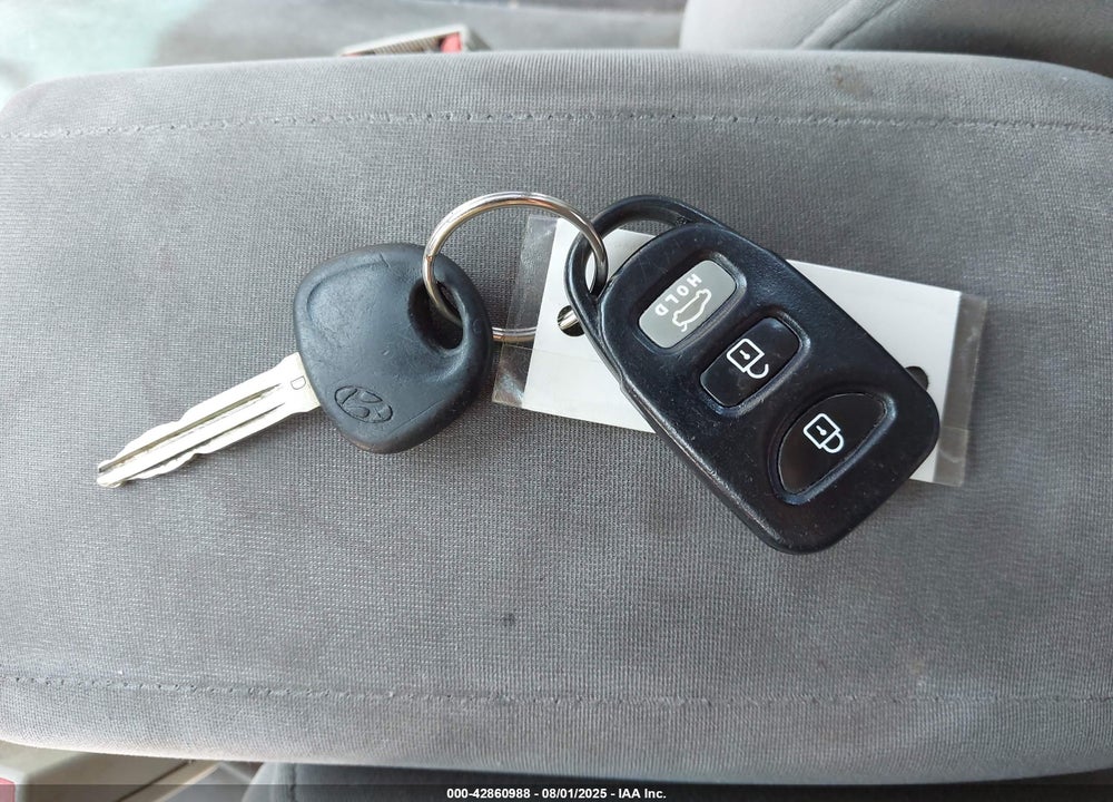2009 HYUNDAI ELANTRA GLS VIN: KMHDU46D09U747543