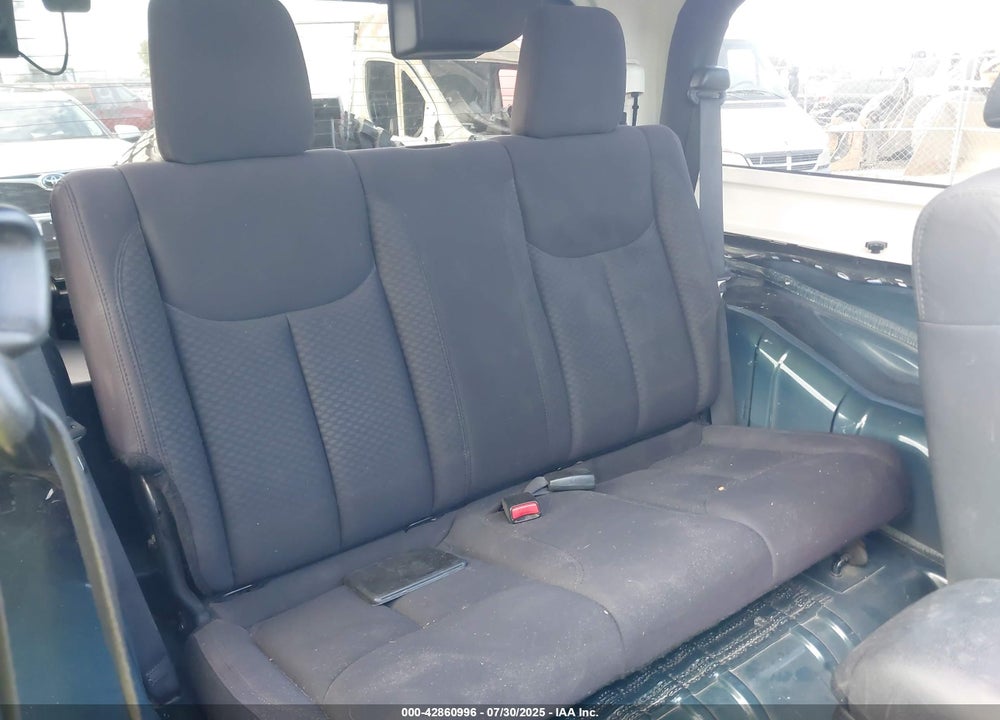 2011 JEEP WRANGLER / VIN: 1J4BA6D16BL550004