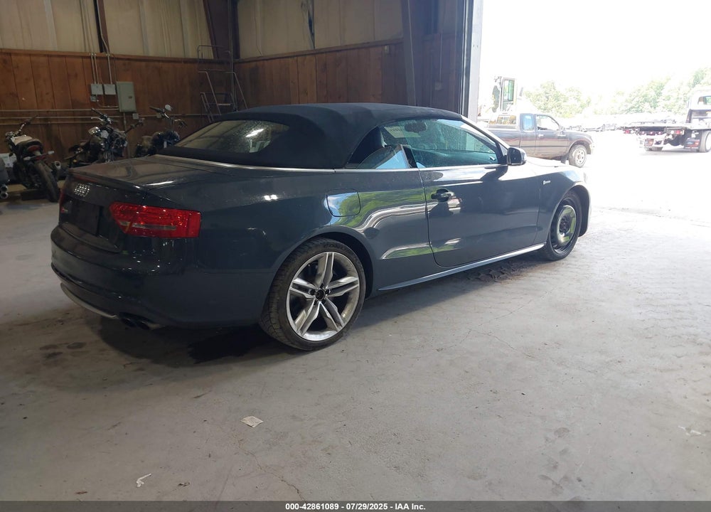 2011 AUDI S5 VIN: WAUCGAFH2BN019549