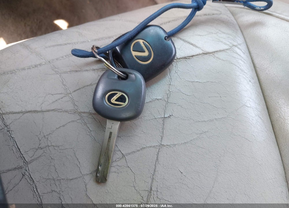2005 LEXUS RX 330 VIN: 2T2HA31U05C044415
