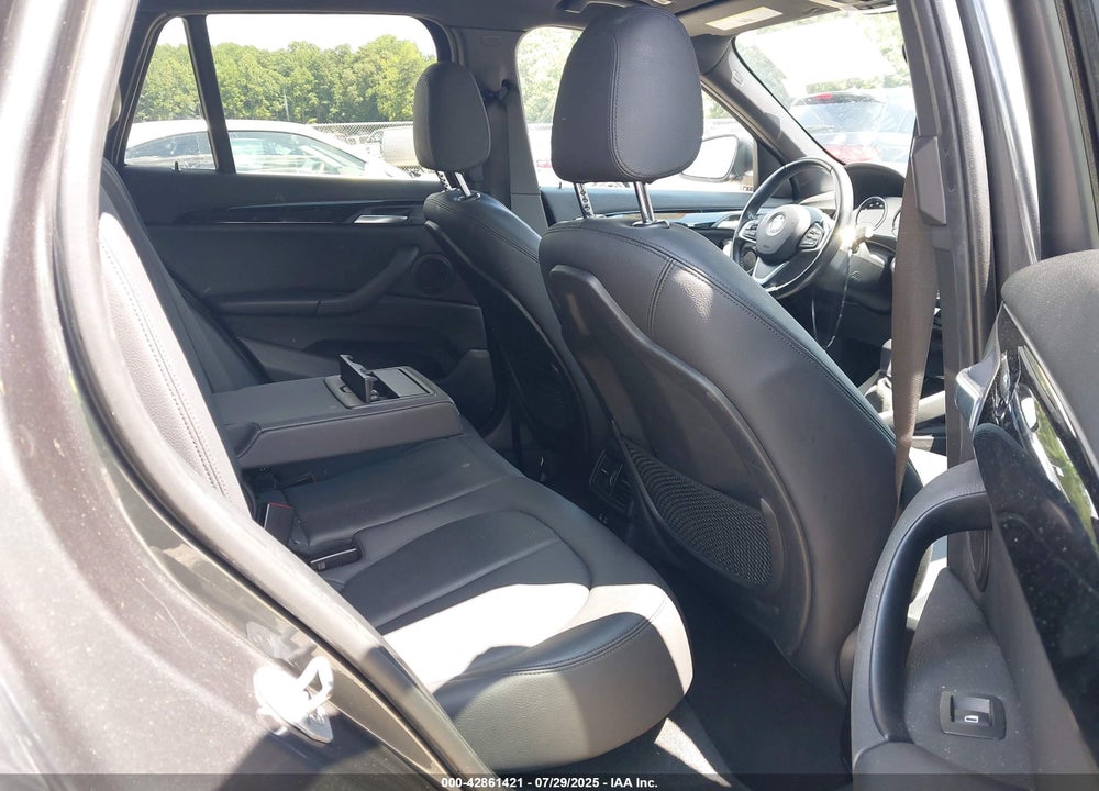 2018 BMW X1 VIN: WBXHT3C32J3H30693
