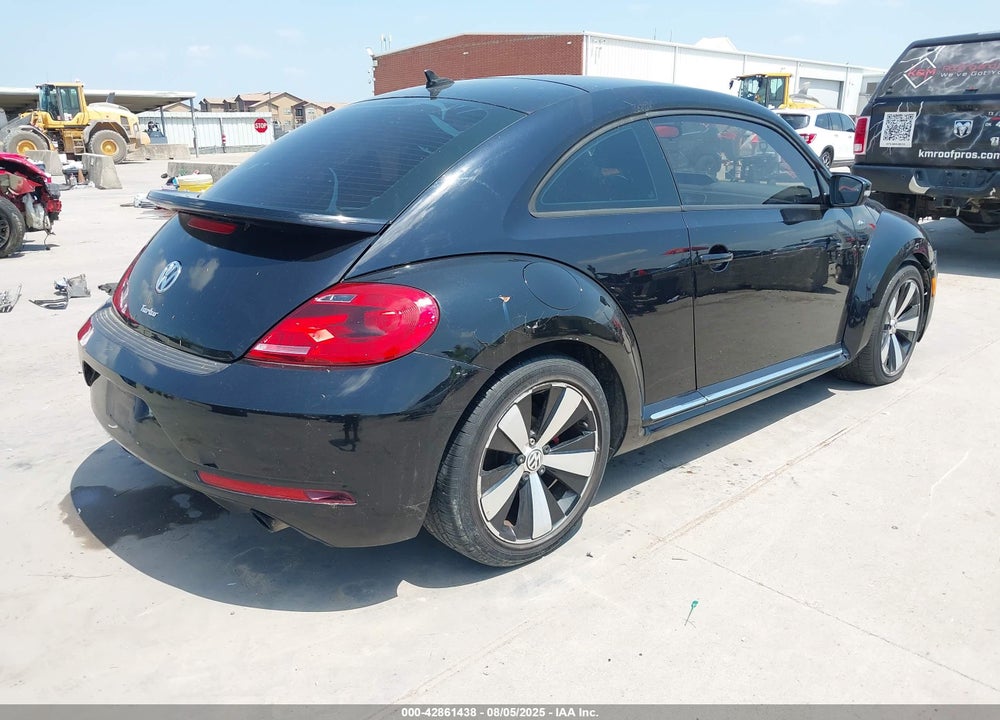 2014 VOLKSWAGEN BEETLE VIN: 3VWVS7AT2EM664092