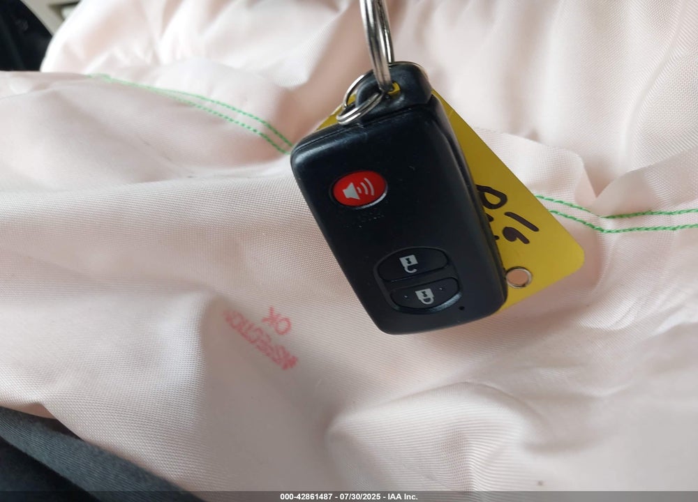 2016 TOYOTA PRIUS V VIN: JTDZN3EU5GJ048815