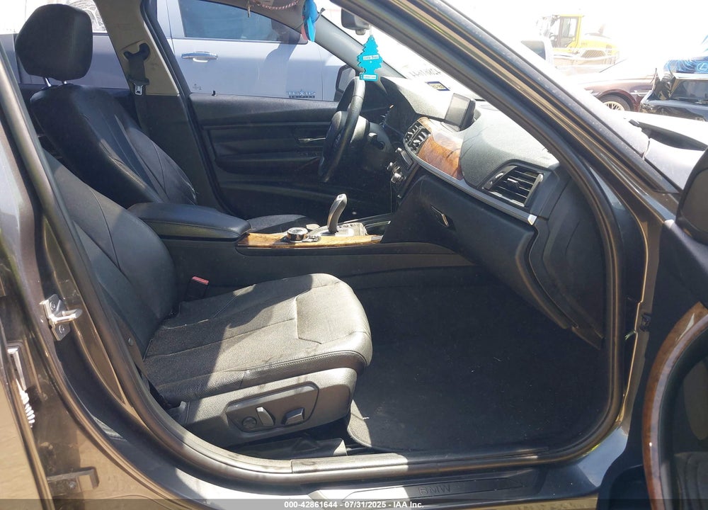 2013 BMW 3 SERIES VIN: WBA3C1C54DK104242