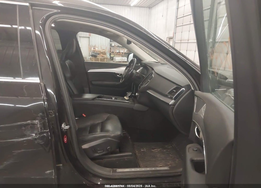 2016 VOLVO XC90 VIN: YV4102XK8G1070158