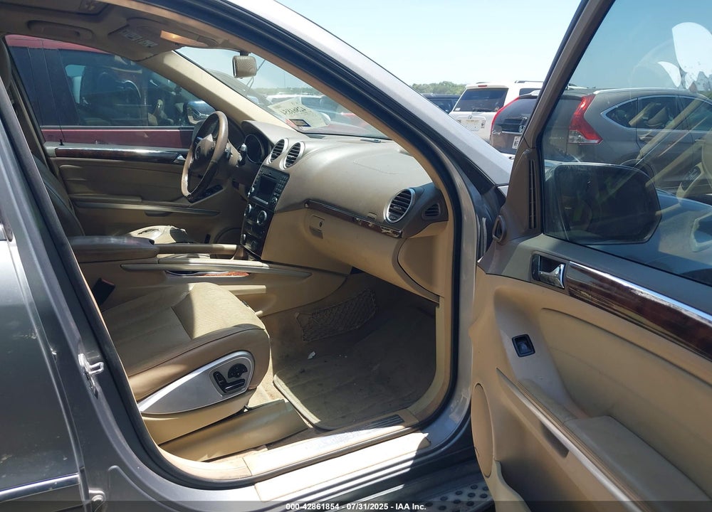 2010 MERCEDES-BENZ GL 550 VIN: 4JGBF8GE2AA581094