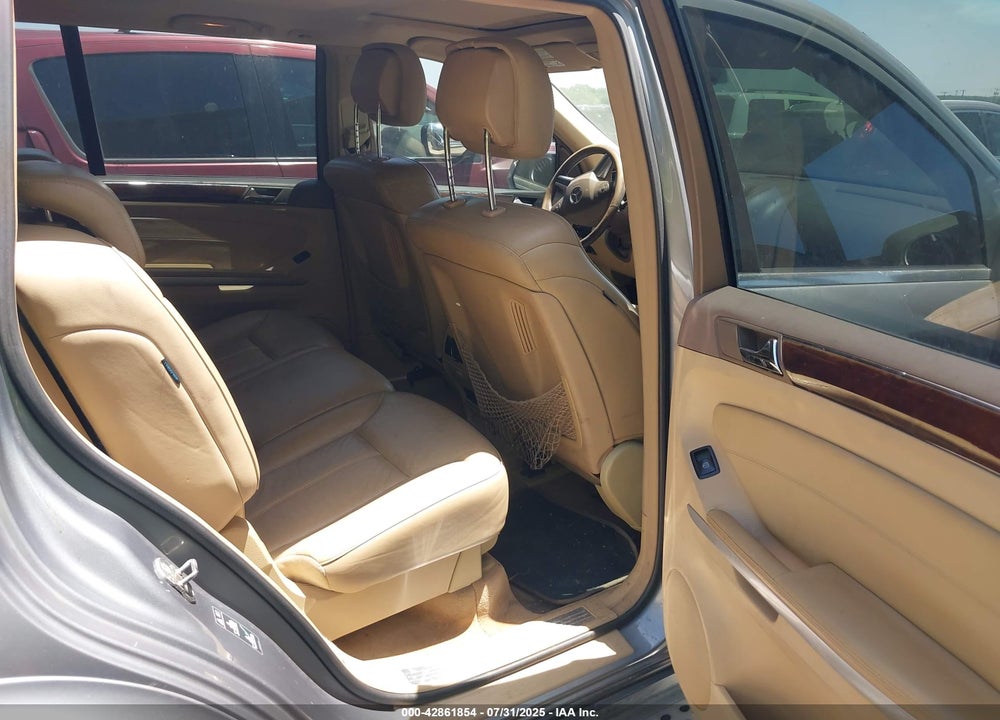2010 MERCEDES-BENZ GL 550 VIN: 4JGBF8GE2AA581094