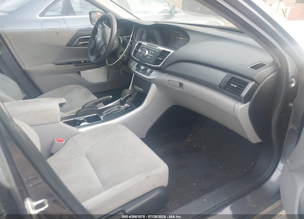 2013 HONDA ACCORD VIN: 1HGCR2F30DA015311