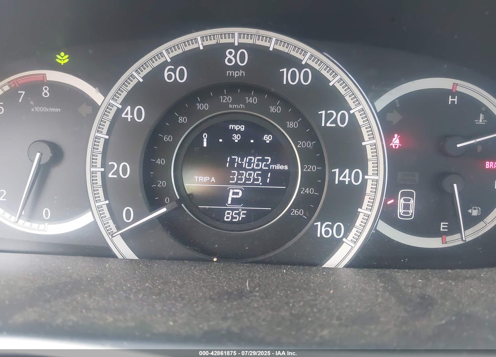 2013 HONDA ACCORD VIN: 1HGCR2F30DA015311