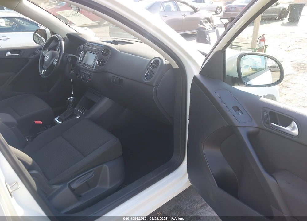2015 VOLKSWAGEN TIGUAN VIN: WVGAV7AX0FW569507