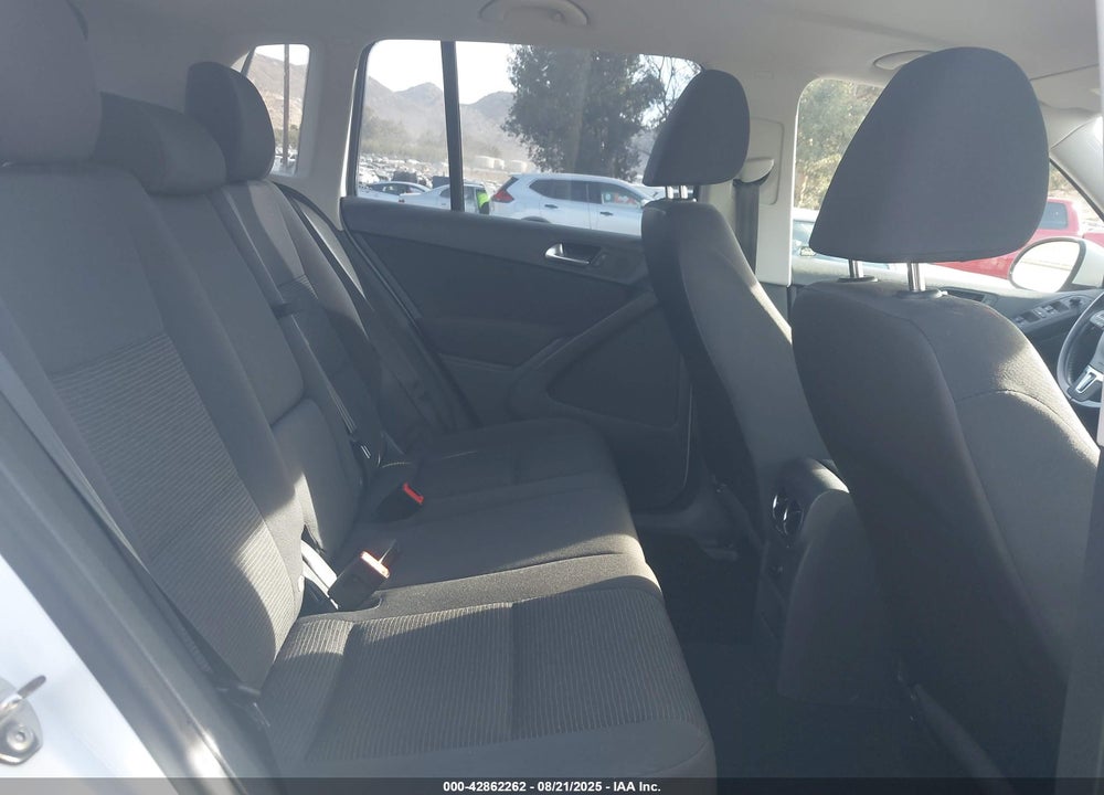 2015 VOLKSWAGEN TIGUAN VIN: WVGAV7AX0FW569507