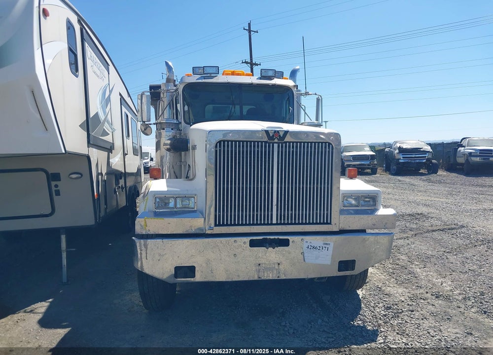 1996 WESTERN STAR/AUTO CAR CONVENTIONAL 4900 VIN: 2WLPCCCH1TK942244