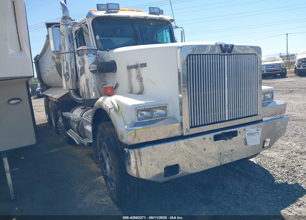 1996 WESTERN STAR/AUTO CAR CONVENTIONAL 4900 VIN: 2WLPCCCH1TK942244
