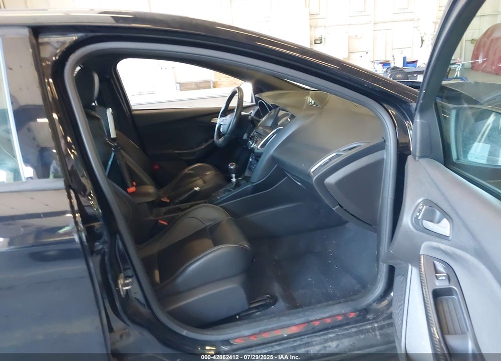 2017 FORD FOCUS ST VIN: 1FADP3L96HL223555
