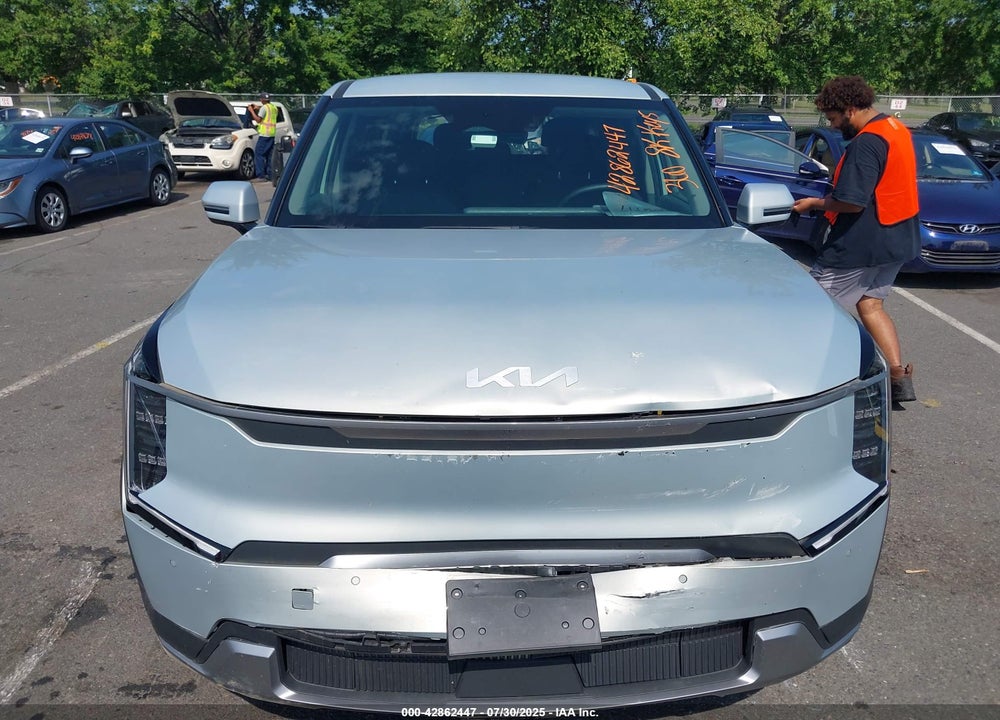 2024 KIA EV9 LIGHT SHORT RANGE VIN: KNDAA5S27R6036209