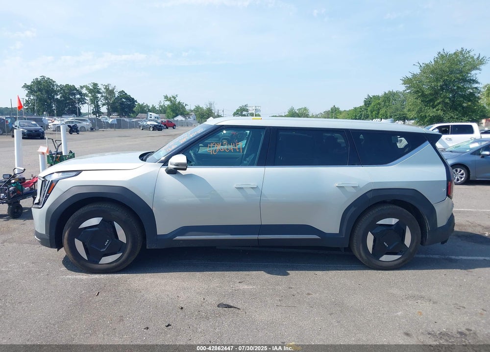 2024 KIA EV9 LIGHT SHORT RANGE VIN: KNDAA5S27R6036209