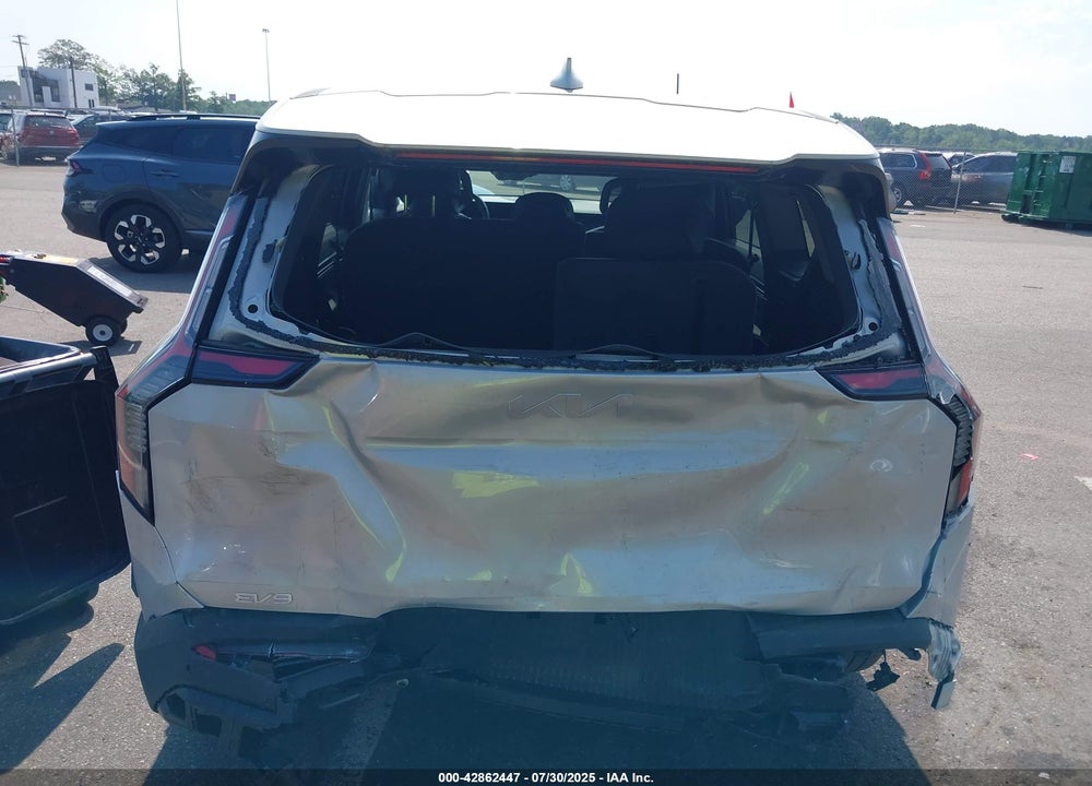 2024 KIA EV9 LIGHT SHORT RANGE VIN: KNDAA5S27R6036209