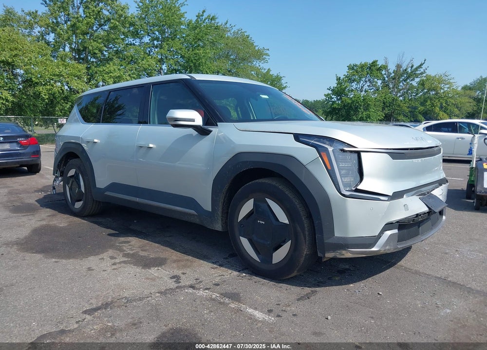 2024 KIA EV9 LIGHT SHORT RANGE VIN: KNDAA5S27R6036209