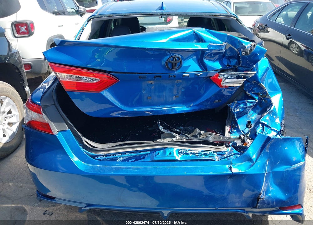 2019 TOYOTA CAMRY VIN: 4T1B11HK2KU290136