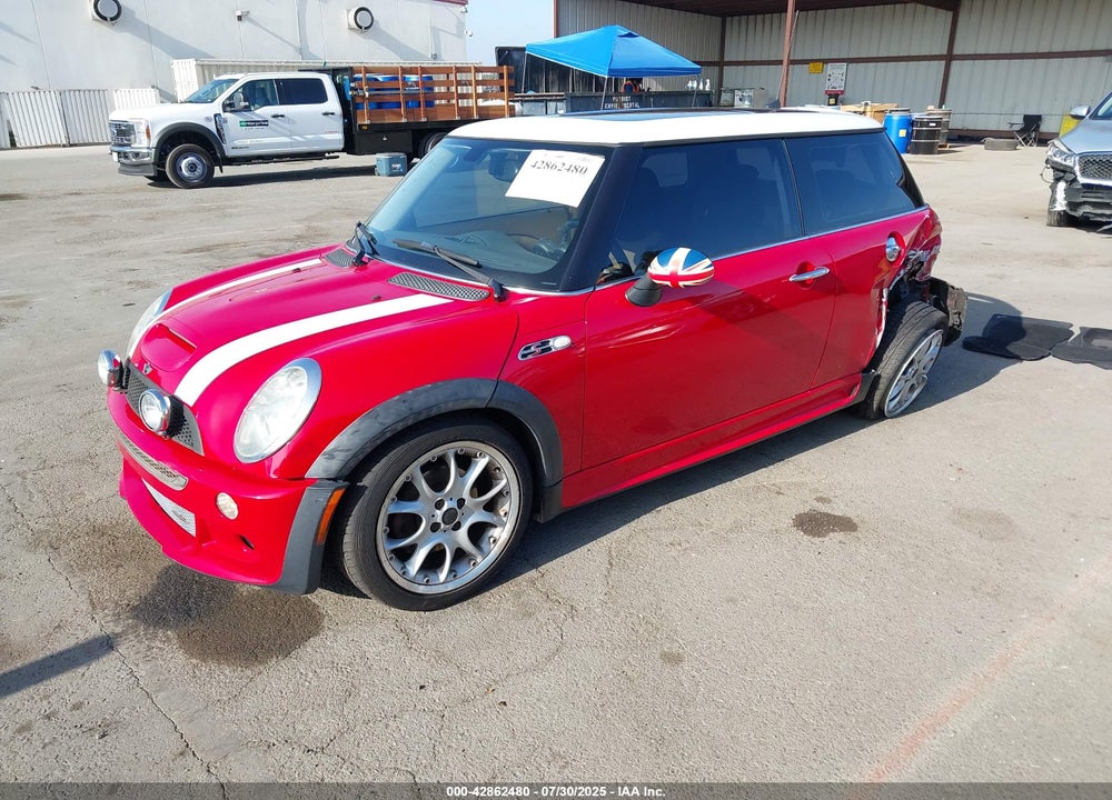 2005 MINI COOPER S VIN: WMWRE33515TL14664