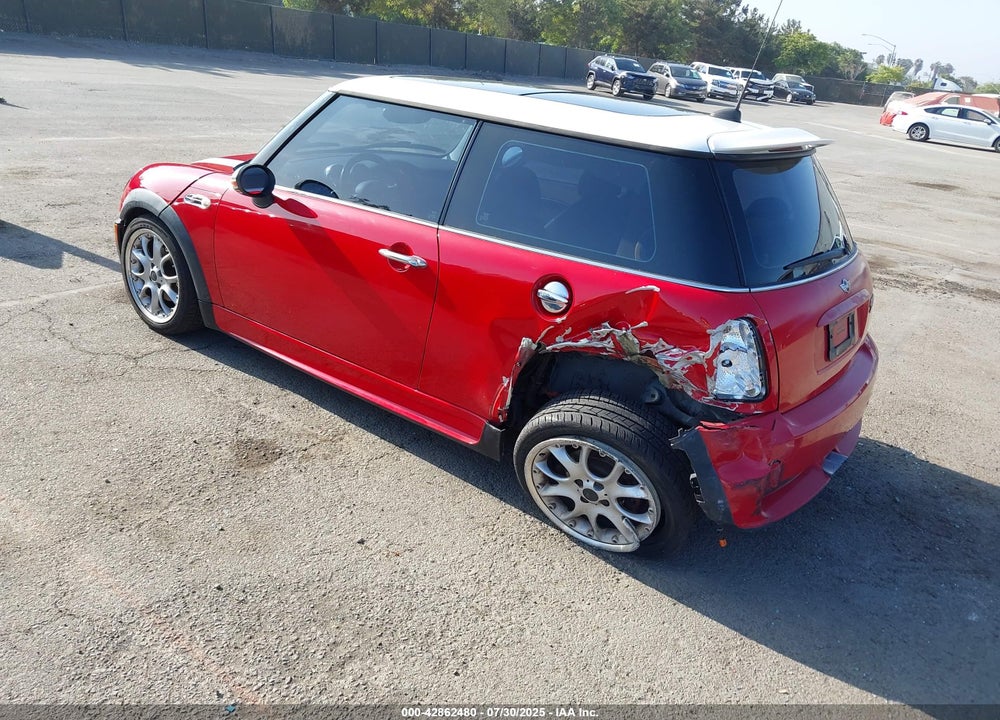 2005 MINI COOPER S VIN: WMWRE33515TL14664
