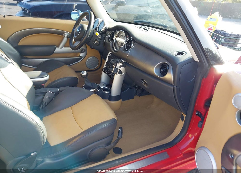 2005 MINI COOPER S VIN: WMWRE33515TL14664