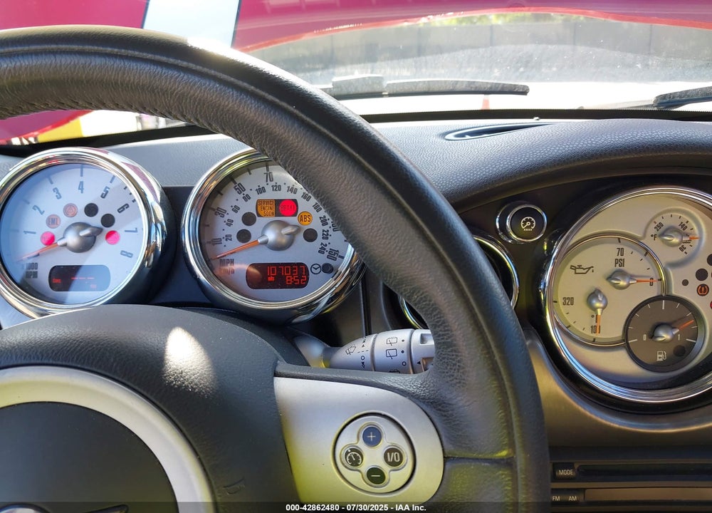 2005 MINI COOPER S VIN: WMWRE33515TL14664