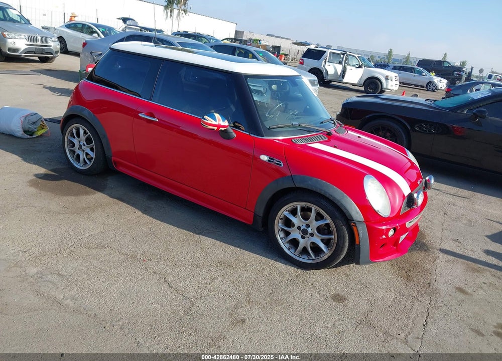 2005 MINI COOPER S VIN: WMWRE33515TL14664