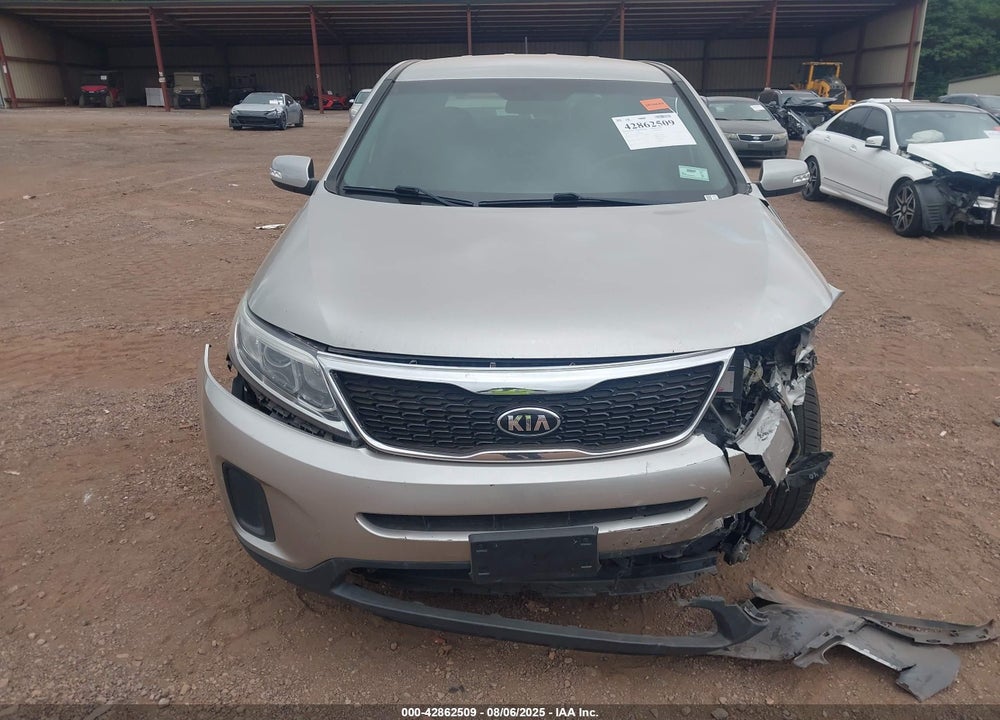 2014 KIA SORENTO LX VIN: 5XYKT3A65EG548128