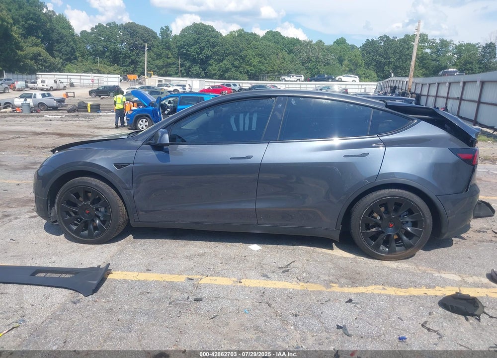 2021 TESLA MODEL Y VIN: 5YJYGAEE2MF148702