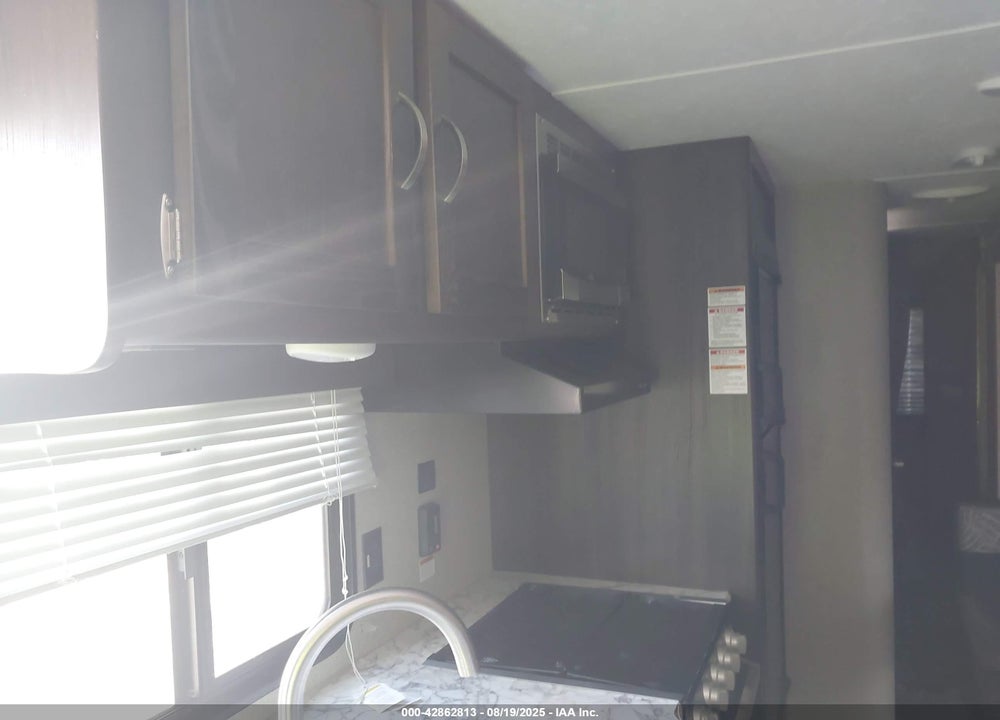 2019 SOMERSET OTHER VIN: 4YDT30325K3151612