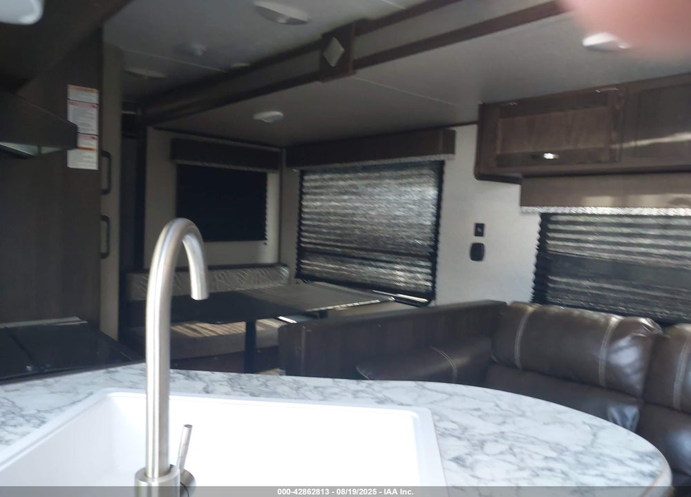 2019 SOMERSET OTHER VIN: 4YDT30325K3151612