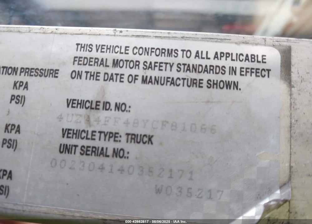 2000 FREIGHTLINER CHASSIS M LINE WALK-IN VAN VIN: 4UZA4FF48YCF81066