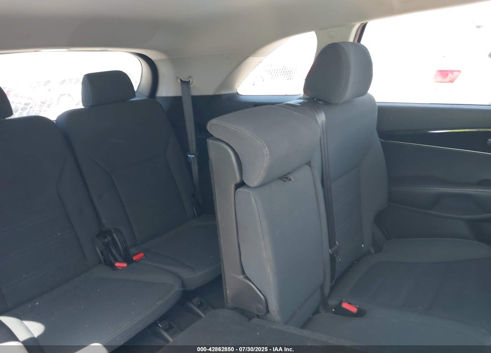 2016 KIA SORENTO VIN: 5XYPG4A55GG153926