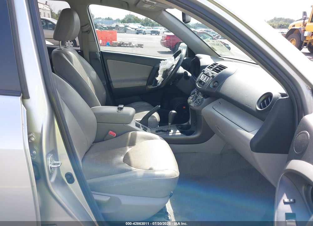 2011 TOYOTA RAV4 VIN: 2T3YK4DV8BW010199
