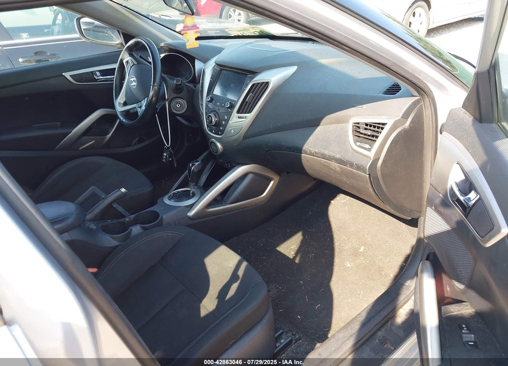 2017 HYUNDAI VELOSTER VIN: KMHTC6AD5HU306636
