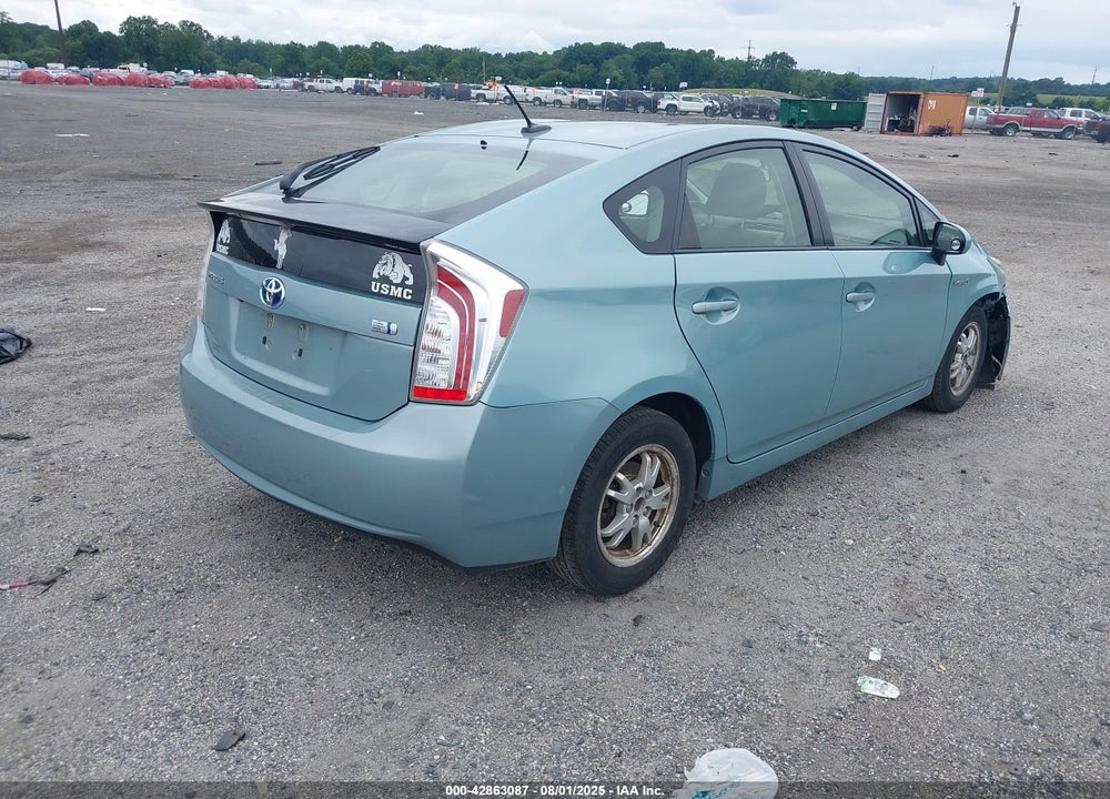 2013 TOYOTA PRIUS THREE VIN: JTDKN3DUXD5588460