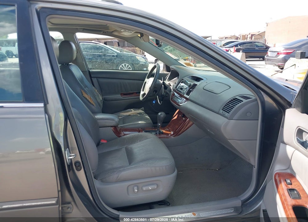 2005 TOYOTA CAMRY VIN: 4T1BE32K85U555932