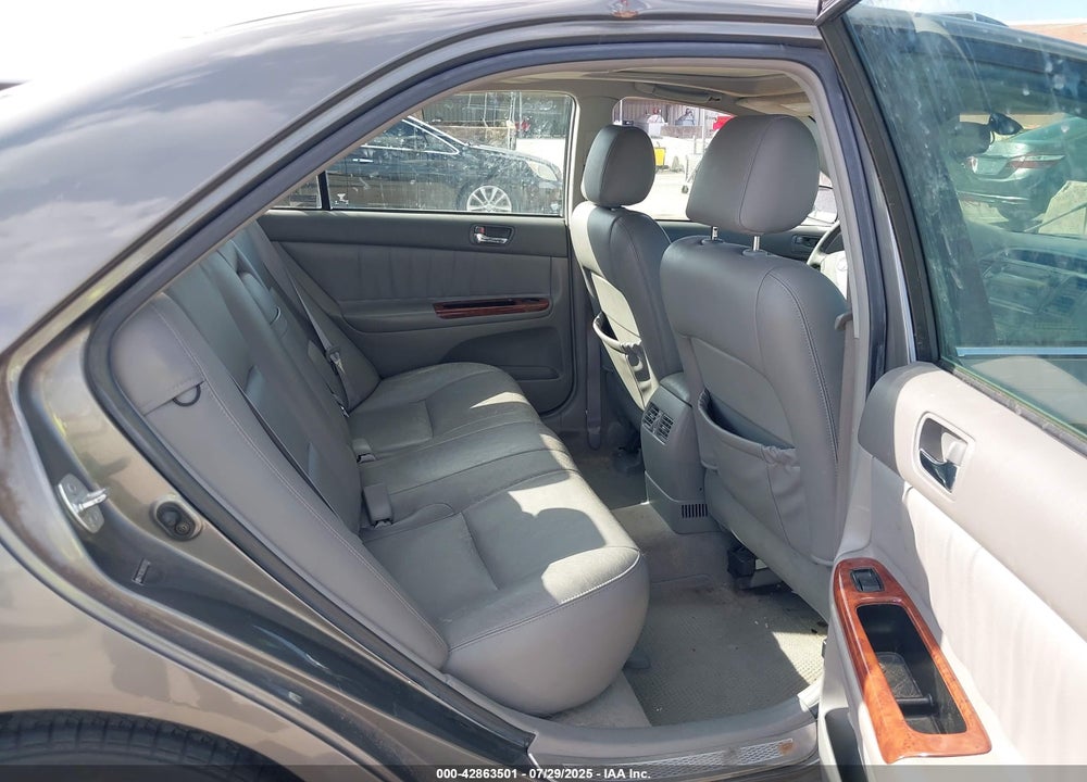2005 TOYOTA CAMRY VIN: 4T1BE32K85U555932