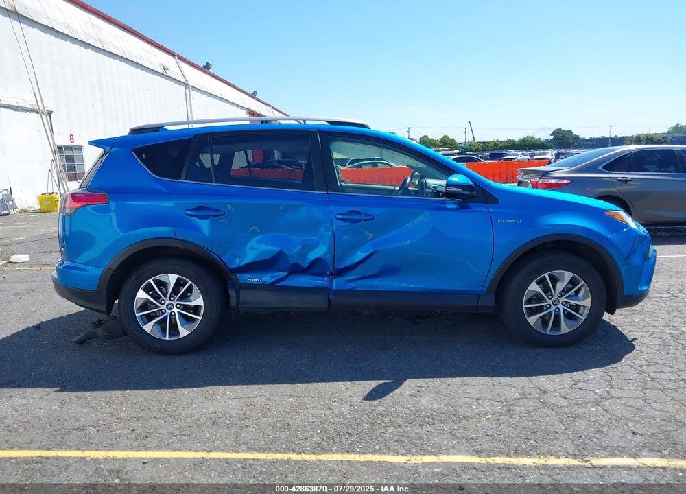 2017 TOYOTA RAV4 HYBRID XLE VIN: JTMRJREV9HD085955