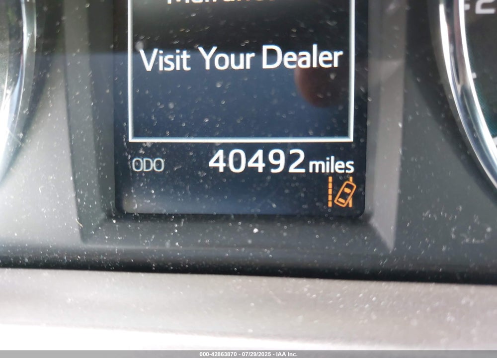 2017 TOYOTA RAV4 HYBRID XLE VIN: JTMRJREV9HD085955