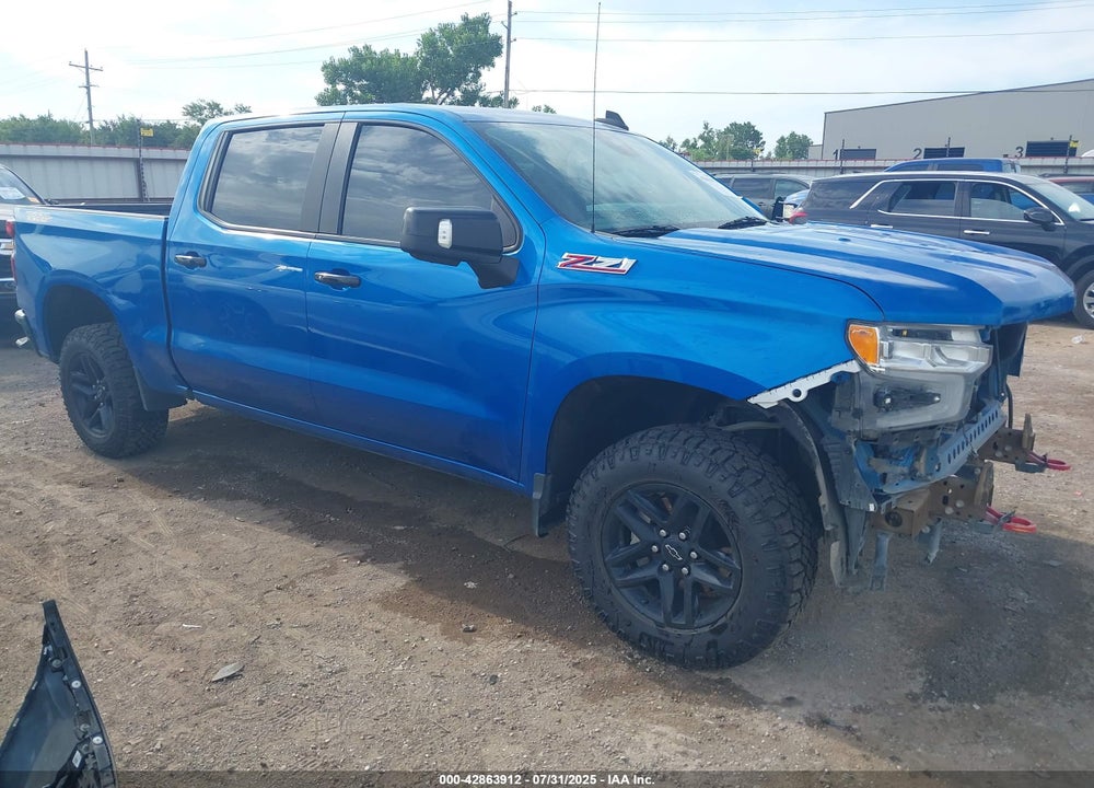 2022 CHEVROLET SILVERADO 1500 4WD  SHORT BED LT TRAIL BOSS VIN: 3GCUDFED7NG557110